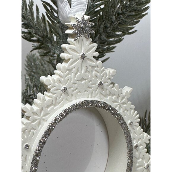Hallmark Keepsake 2016 Our First Christmas Tree Ornament Photo Holder Snowflake - Picture 8 of 9